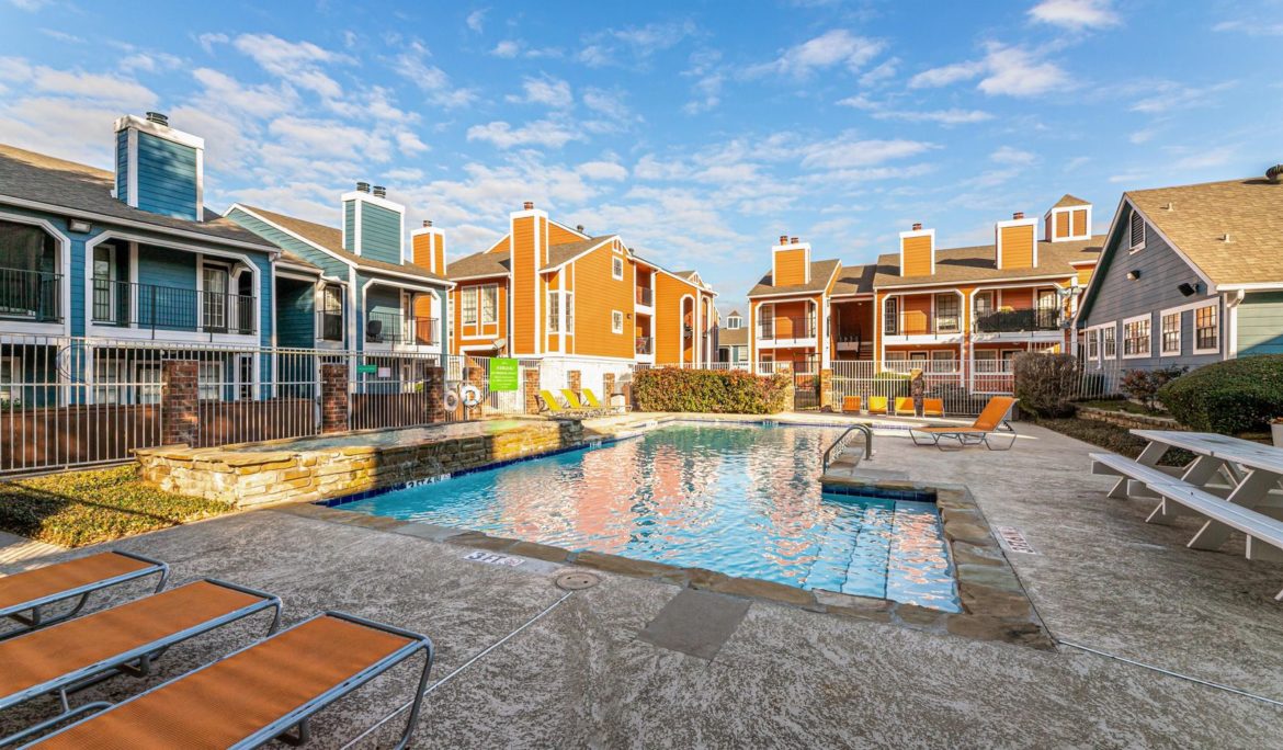 California firm buys almost 1,000 apartments in D-FW